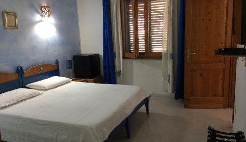 Double or Twin Room with Bathroom