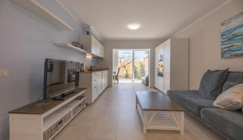 Apartment with Garden View