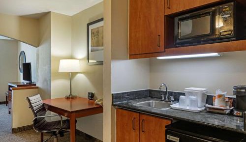 Suite with Two Queen Beds - Non-Smoking