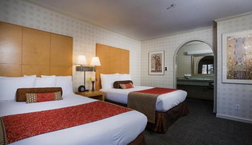 Double Queen Room