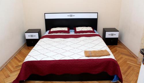 Twin Room with Shared Bathroom