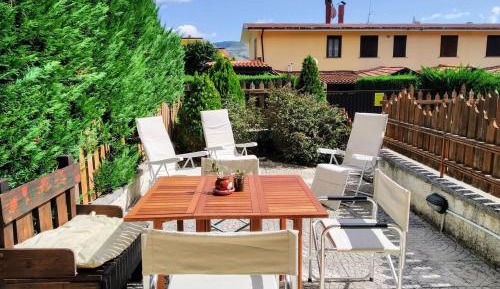 One-Bedroom Apartment with Garden