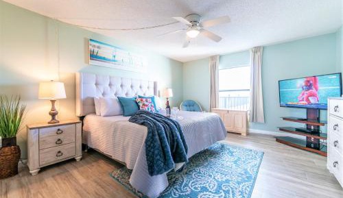 Deluxe Two-Bedroom Apartment - Oceanfront - Unit 505