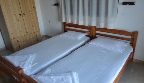 Studio (2 Adults)