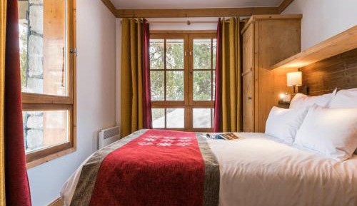 Superior Three-Bedroom Apartment - access to the outdoor pool (8 People)