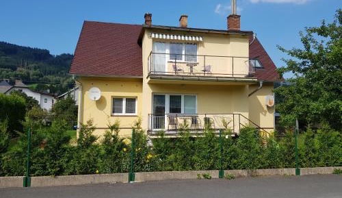 Apartment with Garden View