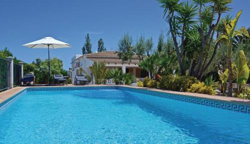 Three-Bedroom Holiday Home 