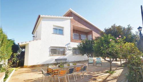 Seven-Bedroom Holiday Home