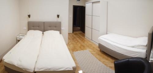 Triple Room with Bathroom