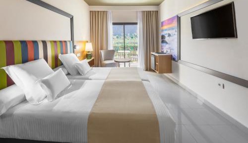 Twin Room with Mountain View
