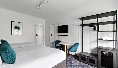 King Room (3 Adults)