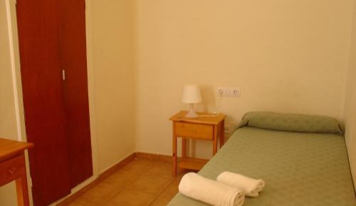 Single Room with Shared Bathroom