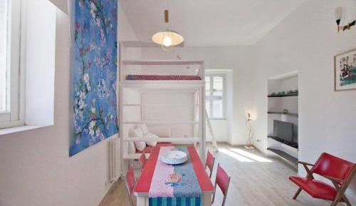 Studio Apartment