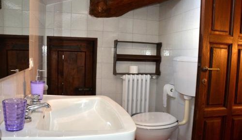 Single Room with Private Bathroom