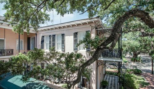 Two Double Beds, Historic W/ Balcony