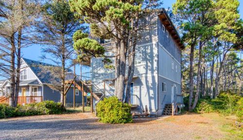 Six Bedroom Holiday Home
