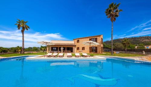 Villa with Garden View