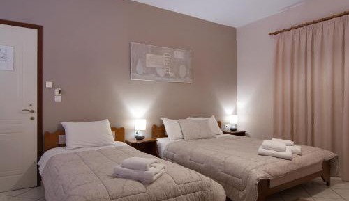 Studio (3 Adults)