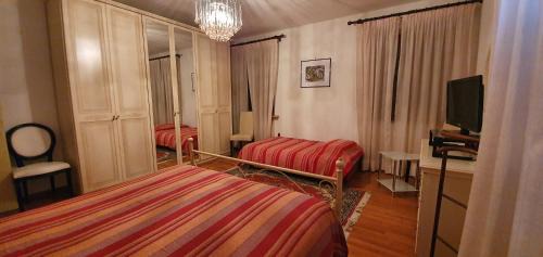 Deluxe Double Room (2 Adults + 1 Child)