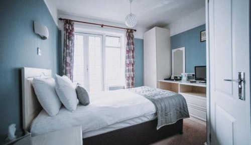 Single with sea view and balcony