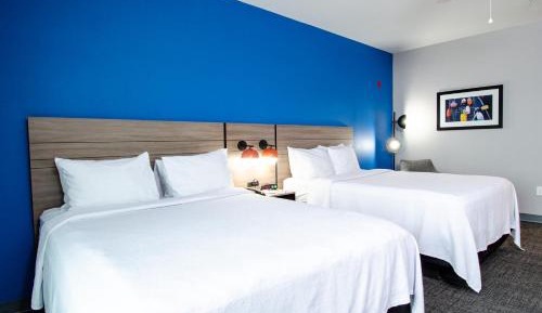 Deluxe Queen Room with Two Queen Beds