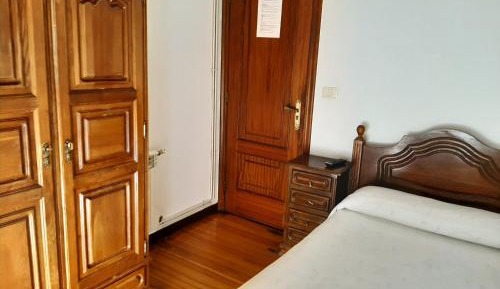 Standard Single Room with Shared Bathroom