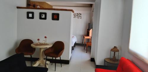 Queen Suite with Spa Bath