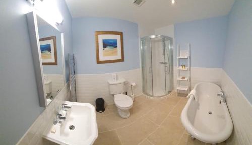 Upper Ground Floor Apartment - Old School 7