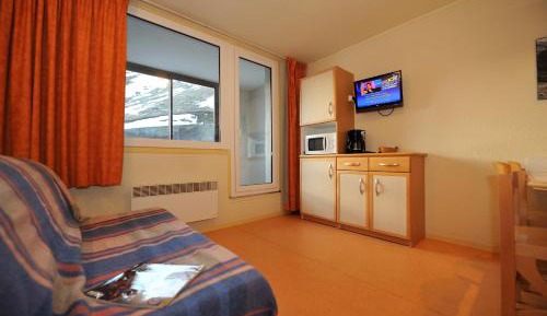Studio Apartment (3-4 adults)