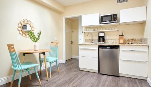 One-Bedroom Suite (Self Check-in with Virtual Front Desk)