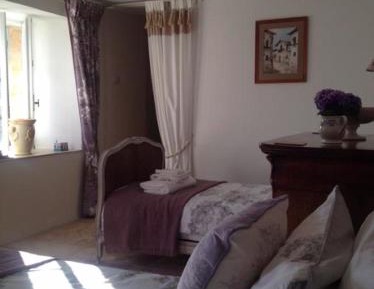 Twin Room with Shower