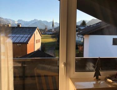 Apartment with Mountain View