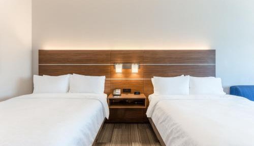 Standard Queen Room with Two Queen Beds