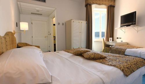 Triple Room with Sea View