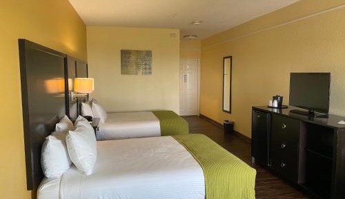 Queen Room with Two Queen Beds - Disability Access/Non-Smoking