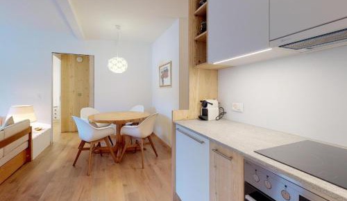 Apartment with Lake View