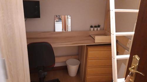 Single Room with Shared Bathroom
