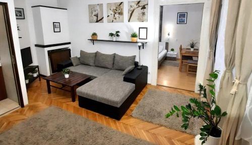 One-Bedroom Apartment (4 Adults)