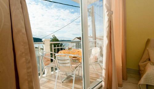Two Bedroom Apartment with Balcony and Sea View