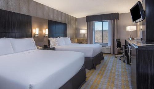 Standard Room with Two Queen Beds