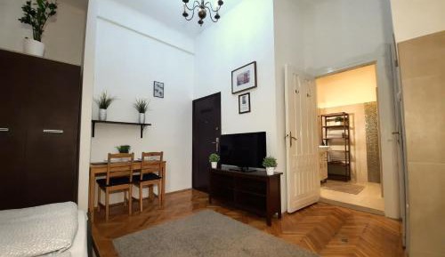 One-Bedroom Apartment (2 Adults)