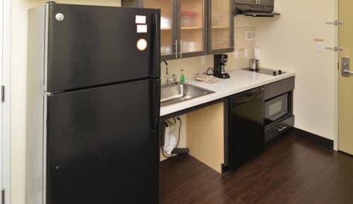 Queen Studio Suite - Hearing Accessible/ Non-Smoking