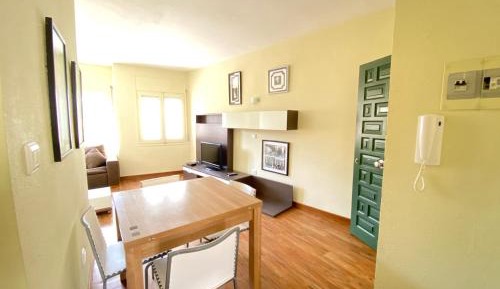 One-Bedroom Apartment (2 - 4 Adults)