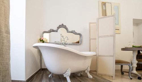 Deluxe Double Room with Bath