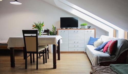 Deluxe Room (2 Adults + 1 Child)