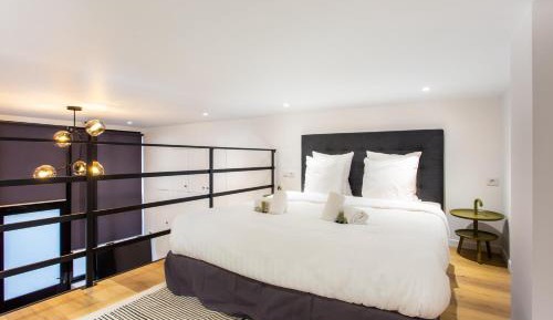 Deluxe Apartment