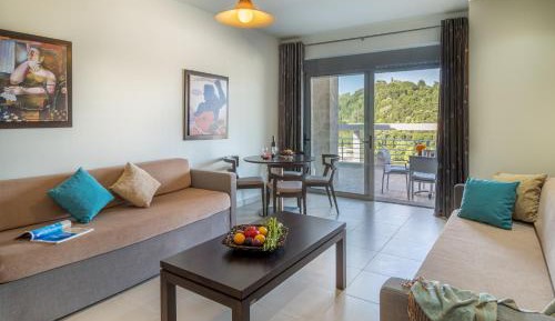 Apartment with Terrace and Sea View