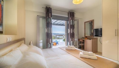 Apartment with Terrace and Sea View
