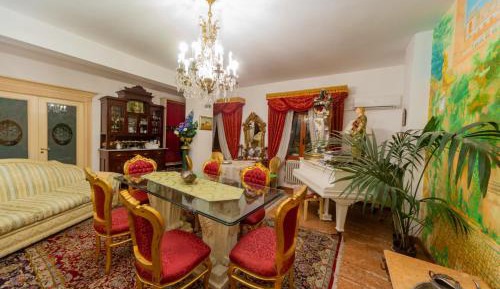 Deluxe Room (2 Adults + 1 Child)