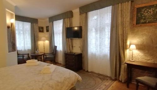 Deluxe Double Room with Shower